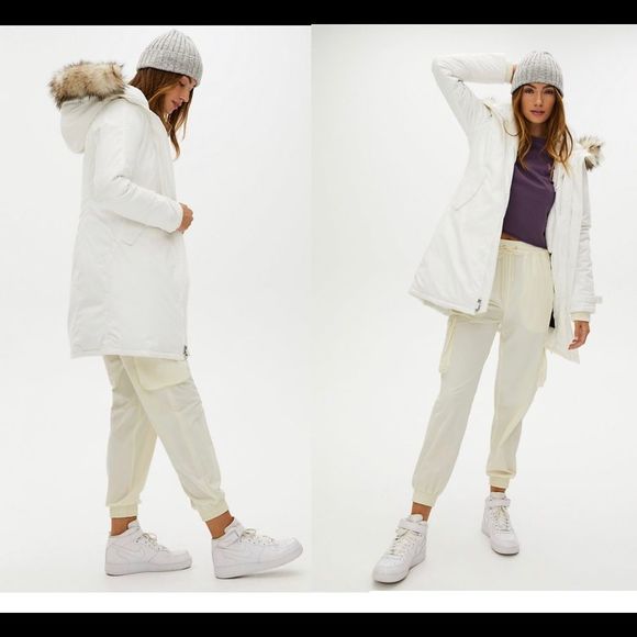 Aritzia White Ski & Snow Jacket - Picture 2 of 15